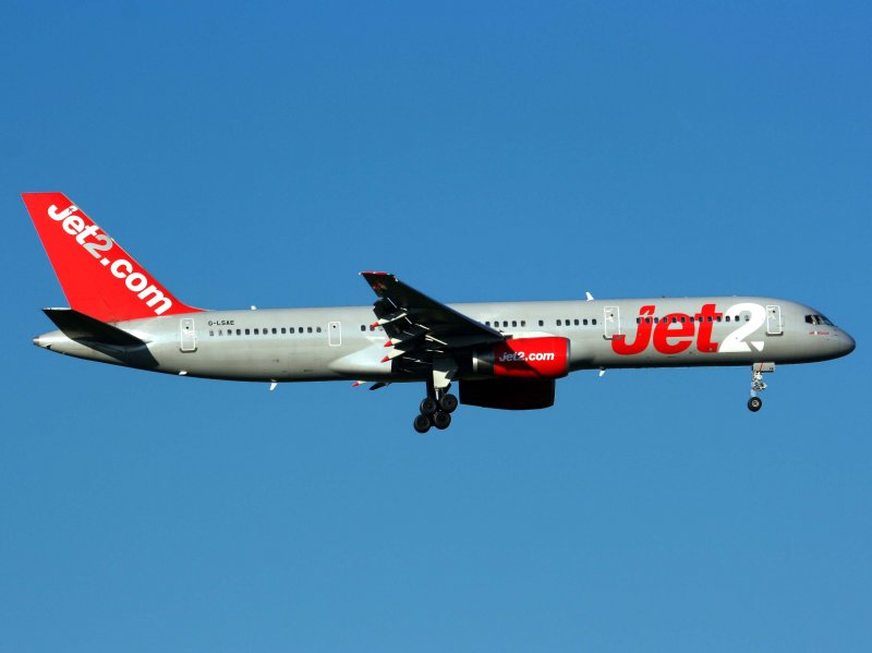 B757-200  G-LSAE