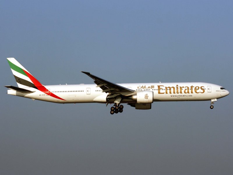 B777-300 A6-ECE