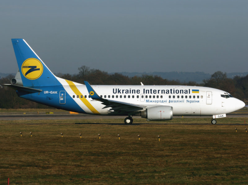 B737-500  UR-GAK