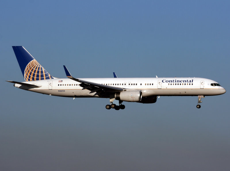 B757-200 N26123