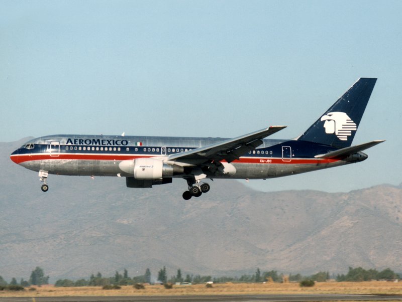 19) B767-200   XA-JBC  