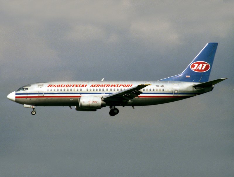 B737-300  YU-ANI
