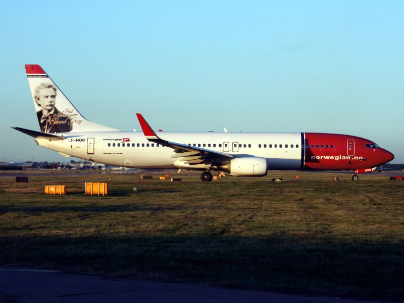 B737-800  LN-NOB