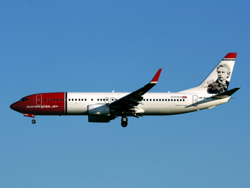 B737-800   LN-NOB