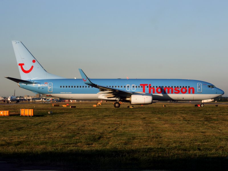 B737-800  G-FDZS