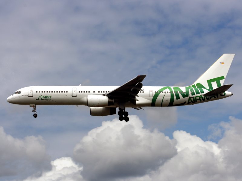 B757-200  EC-LBC