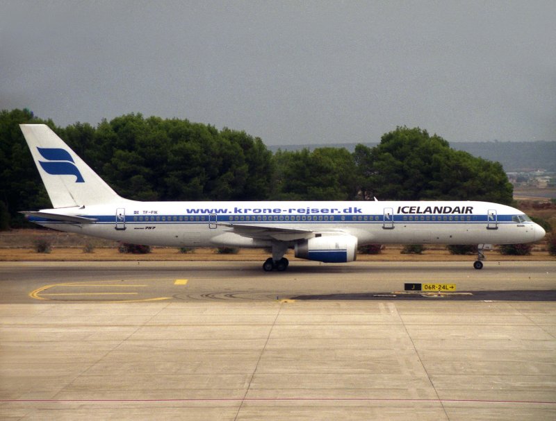 B757-200  TF-FIK  