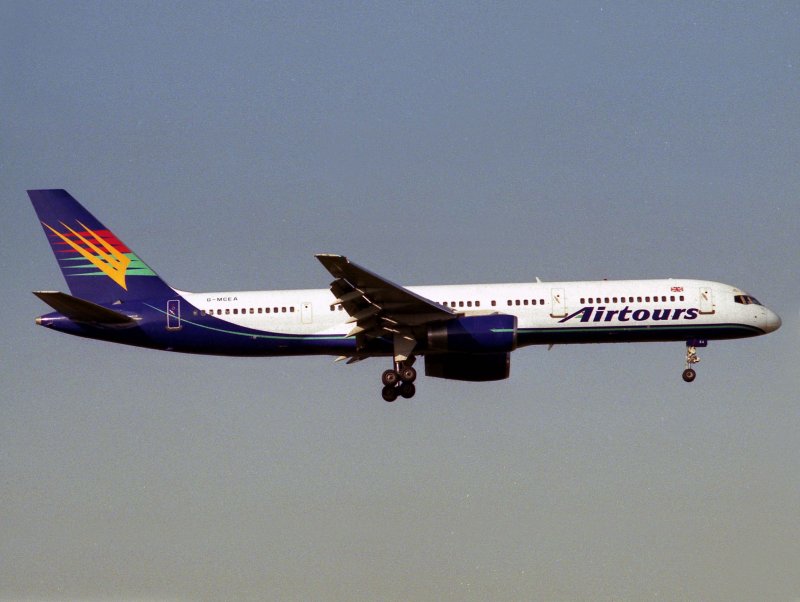 B757-200  G-MCEA