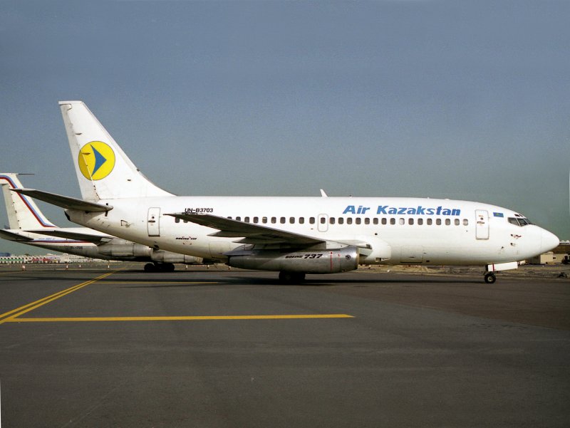 B737-200  UN-B3703