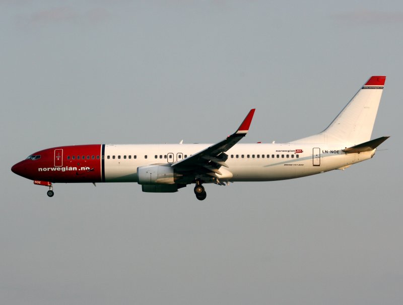 B737-800  LN-NOE