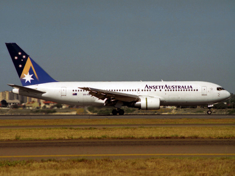 B767-200  VH-RMF