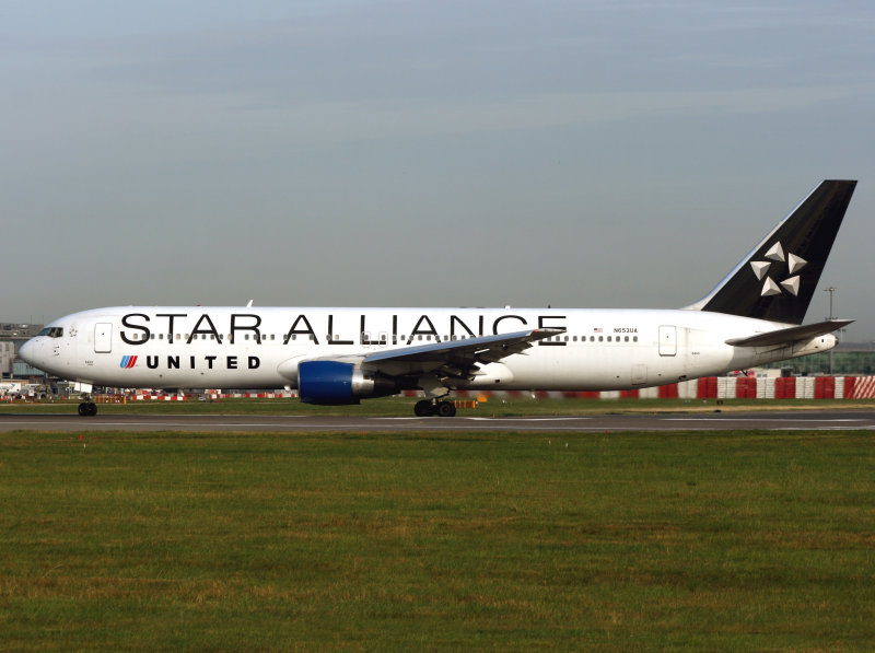 B767-300 N653UA