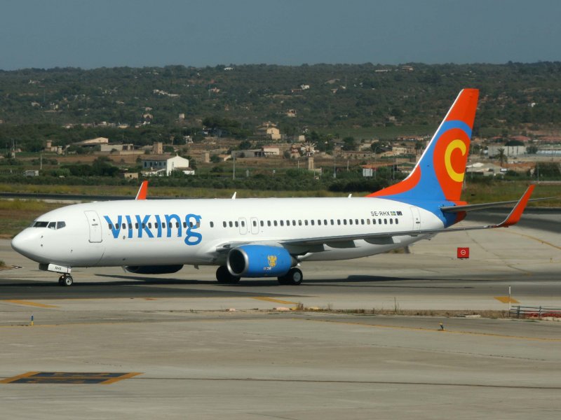 B737-800  SE-RHX