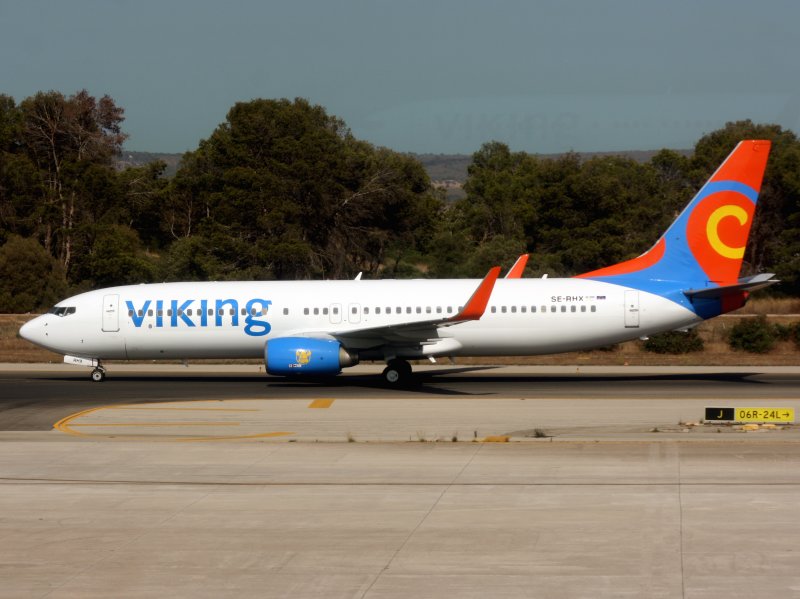 B737-800  SE-RHX