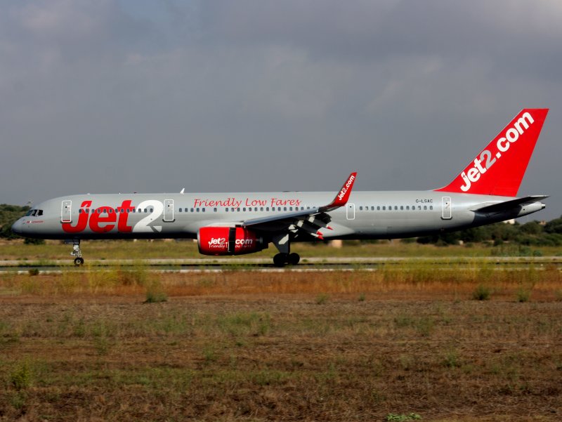 Boeing 757-200  G-LSAC