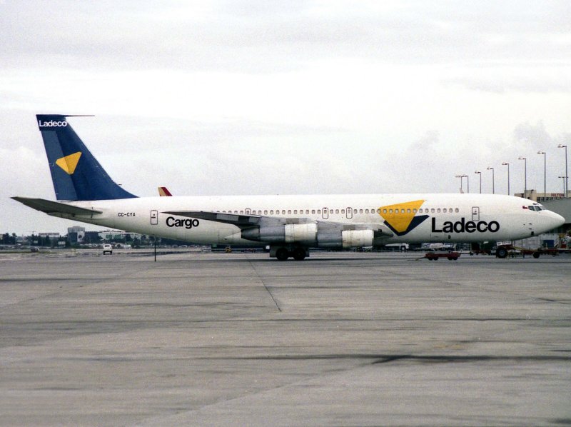 B707-320C CC-CYA