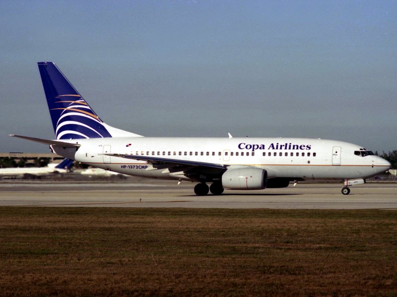 B737-700 HP-1372CMP