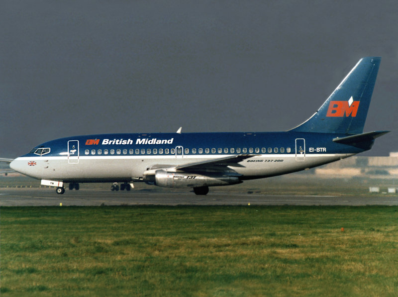 B737-200 EI-BTR