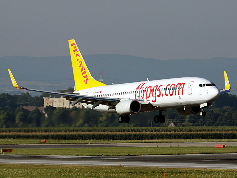 B737-800 TC-AAY