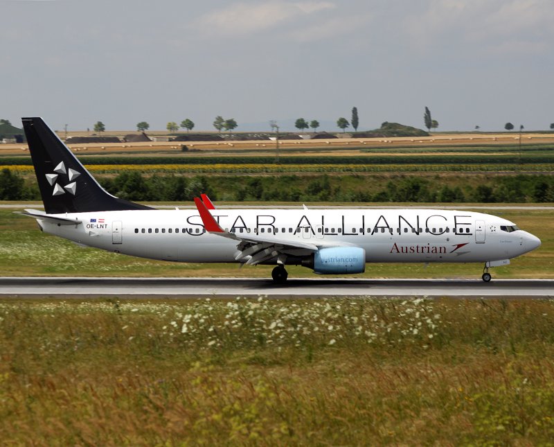 B738 OE-LNT