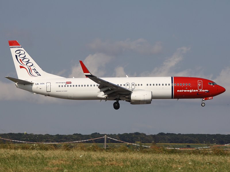 B737-800  LN-NOL