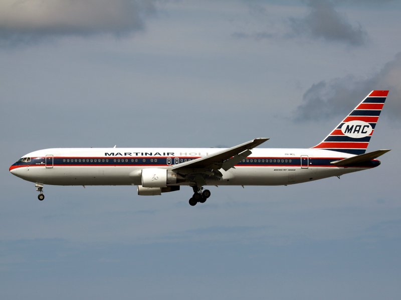 B767-300 PH-MCL