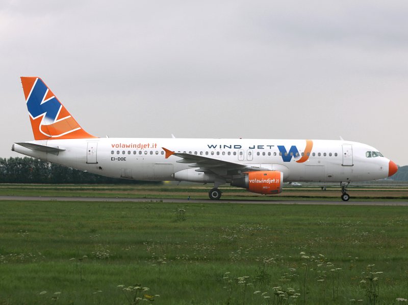 A-320  EI-DOE