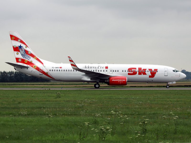B737-800  TC-SKR