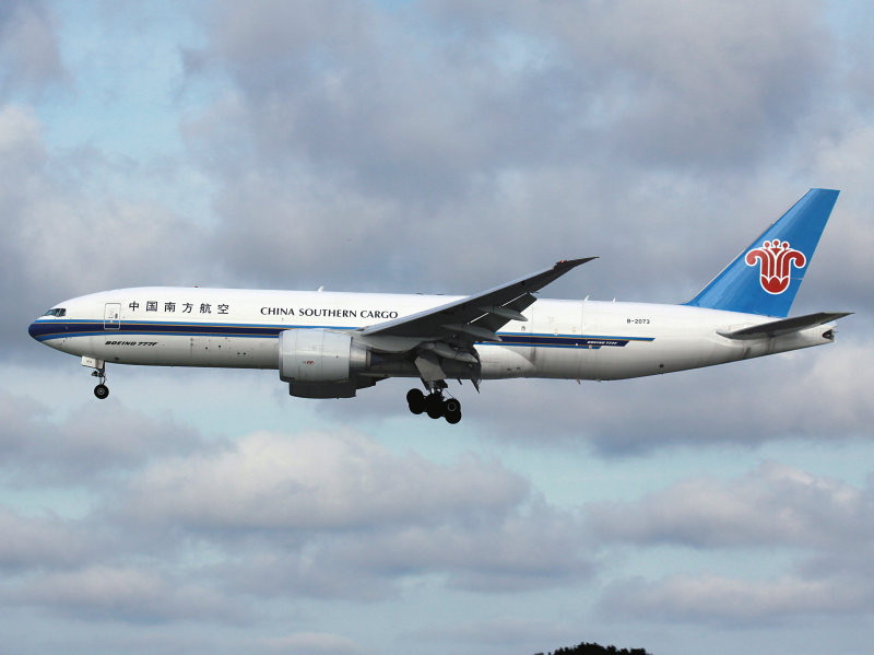 B777-200F  B2073