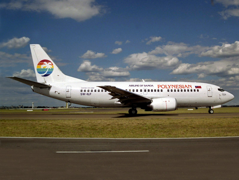 B737-300  5W-ILF