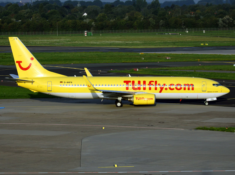 B738 D-AHFA
