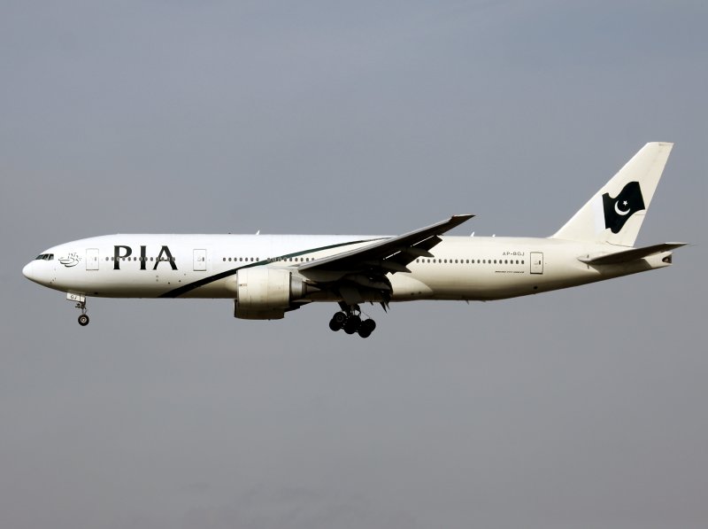 B772  AP-BGJ