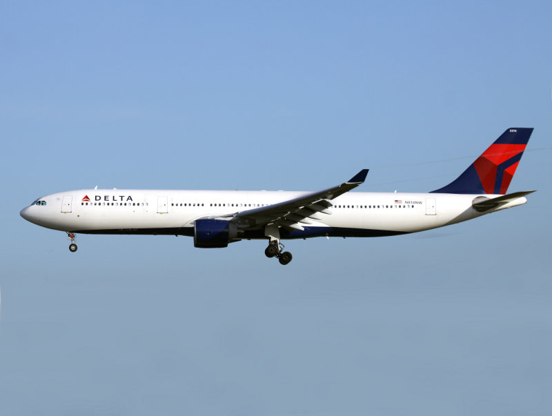 A330-300  N814NW