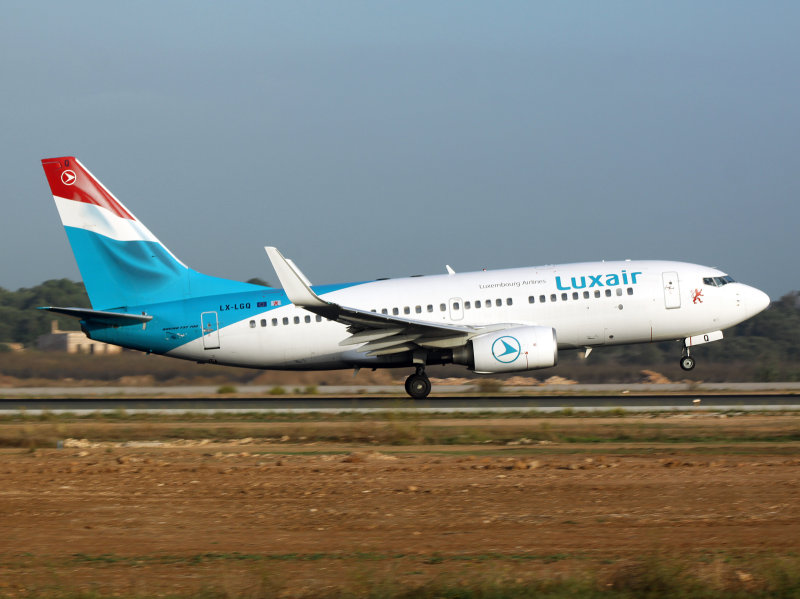 B737-700  LX-LGQ