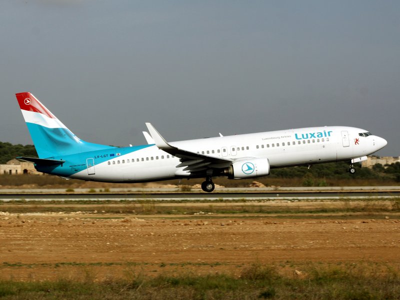 B737-800 LX-LGT