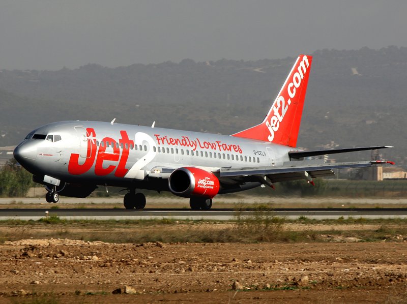 B737-300 G-CELY