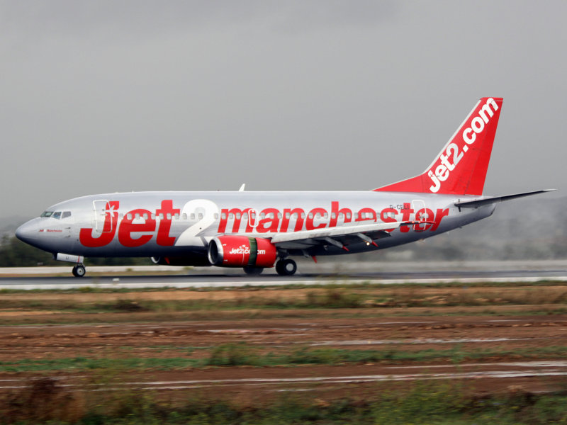 B733  G-CELI