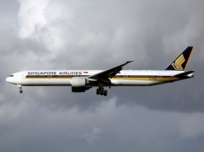 B777-300  9V-SWK