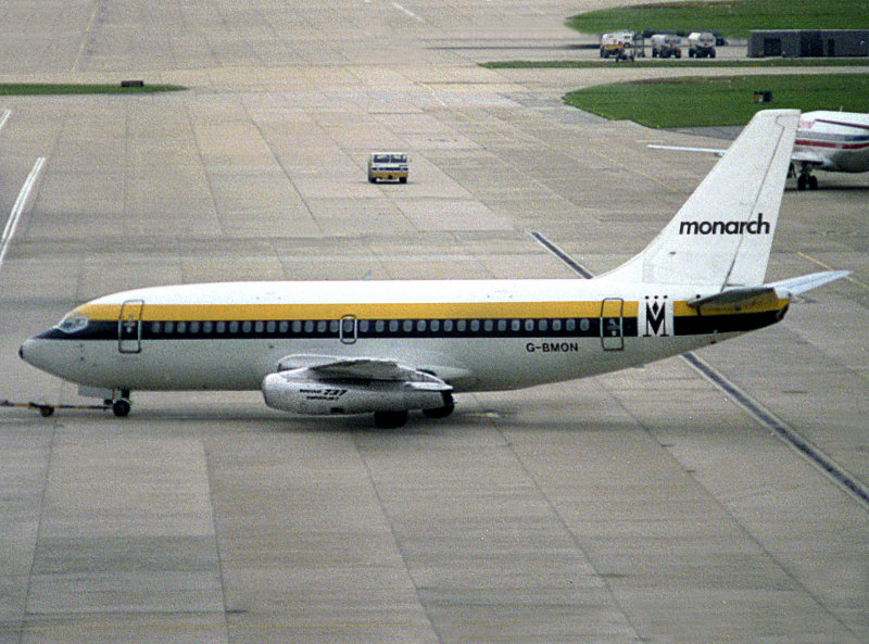 B737-200  G-BMON
