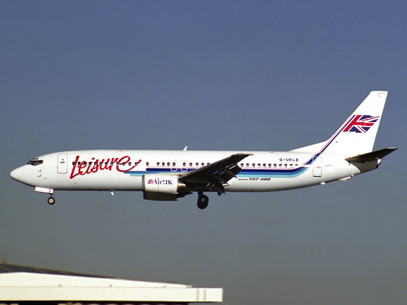 B737-400 G-UKLB