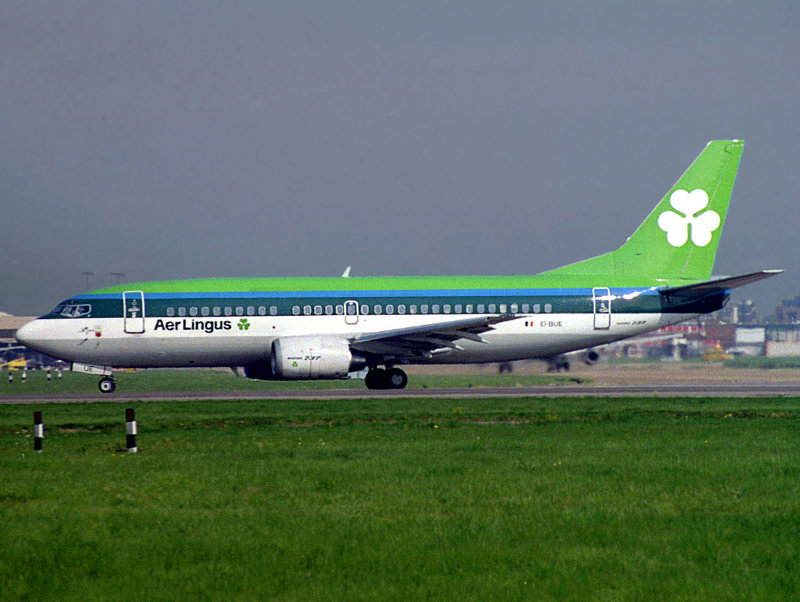 B737-300  EI-BUE