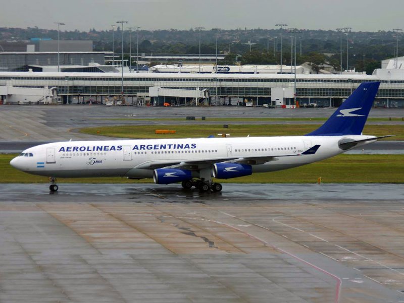 A340-200  LV-ZPU  