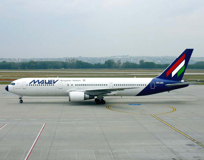 B767-300 HA-LHC