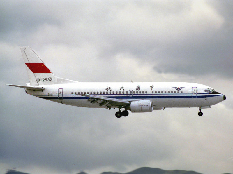 B737-300  B2532
