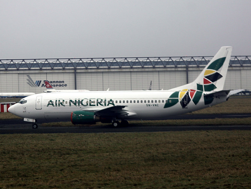 B737-300  5N-VNC