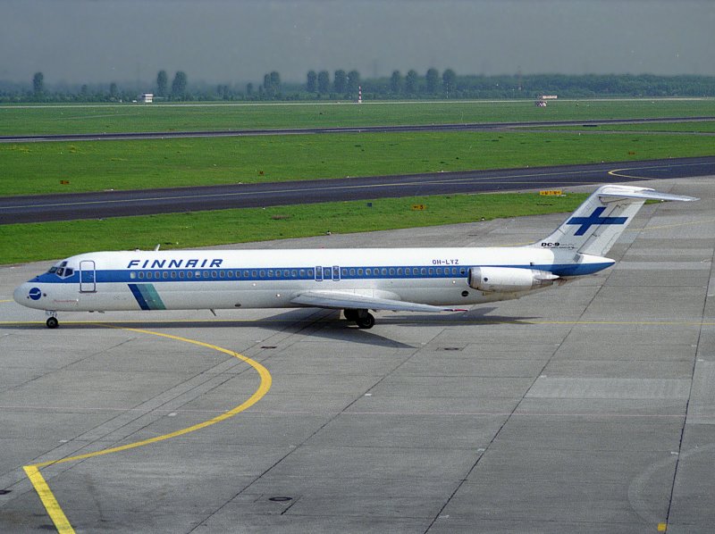 DC9-40  OH-LYZ   