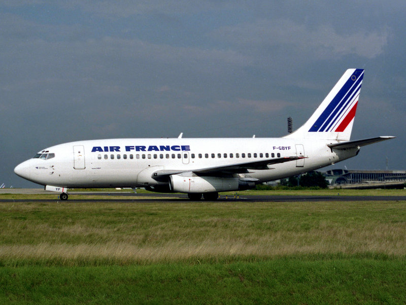 B737-200  F-GBYF