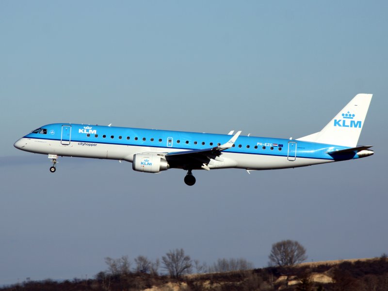 Emb-190  PH-EZC