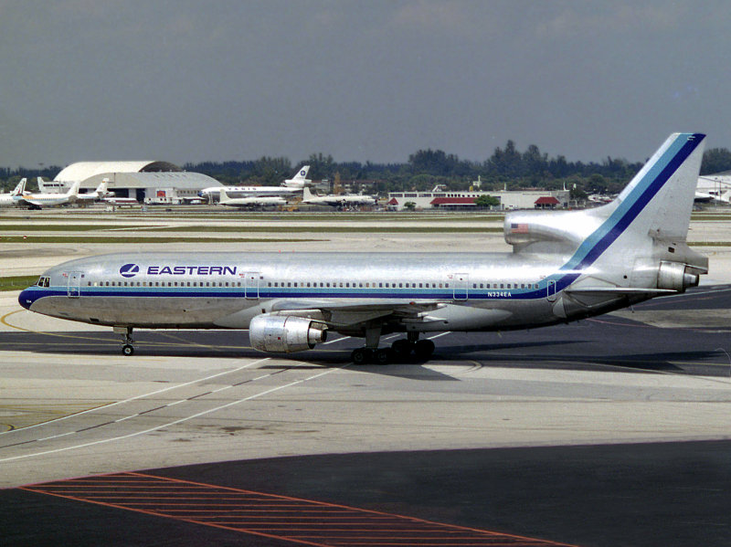 L1011-200  N334EA