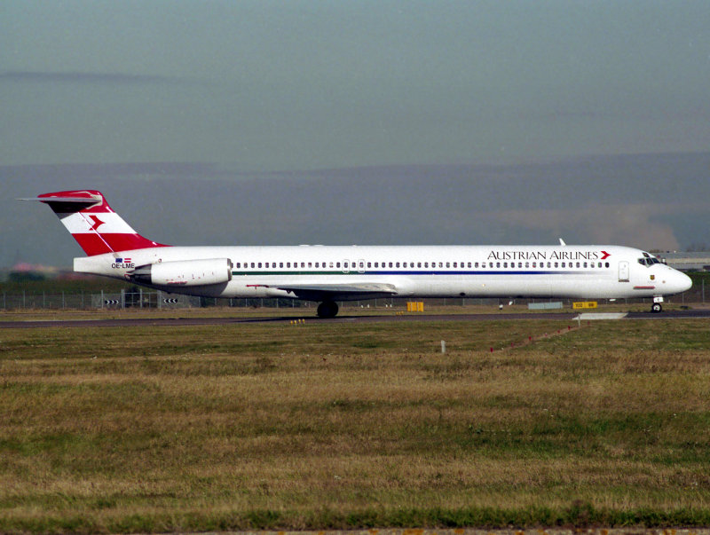 MD82   OE-LME